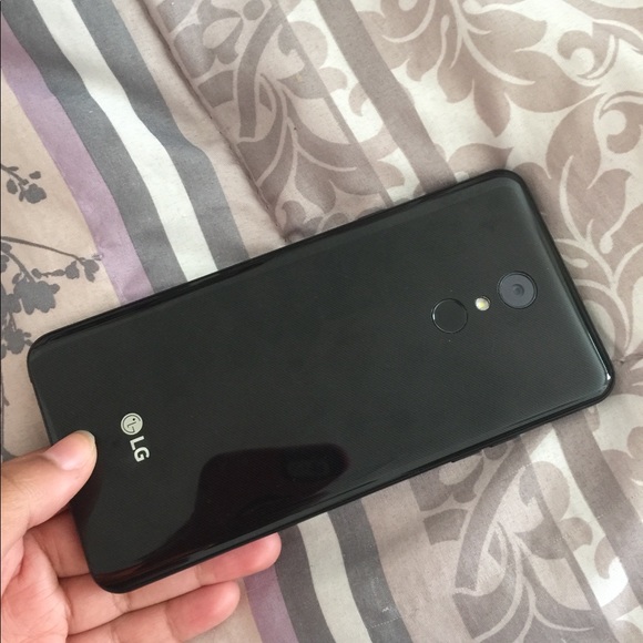LG Stylo 4 cell phone 📱 - Picture 2 of 3
